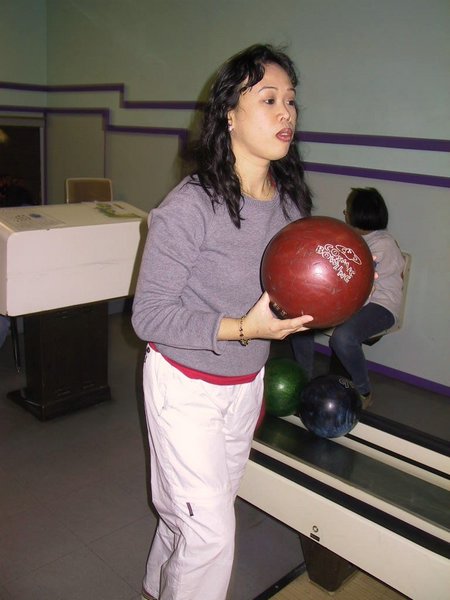 75 - Bowling with Young Adults - Apr 2004.JPG